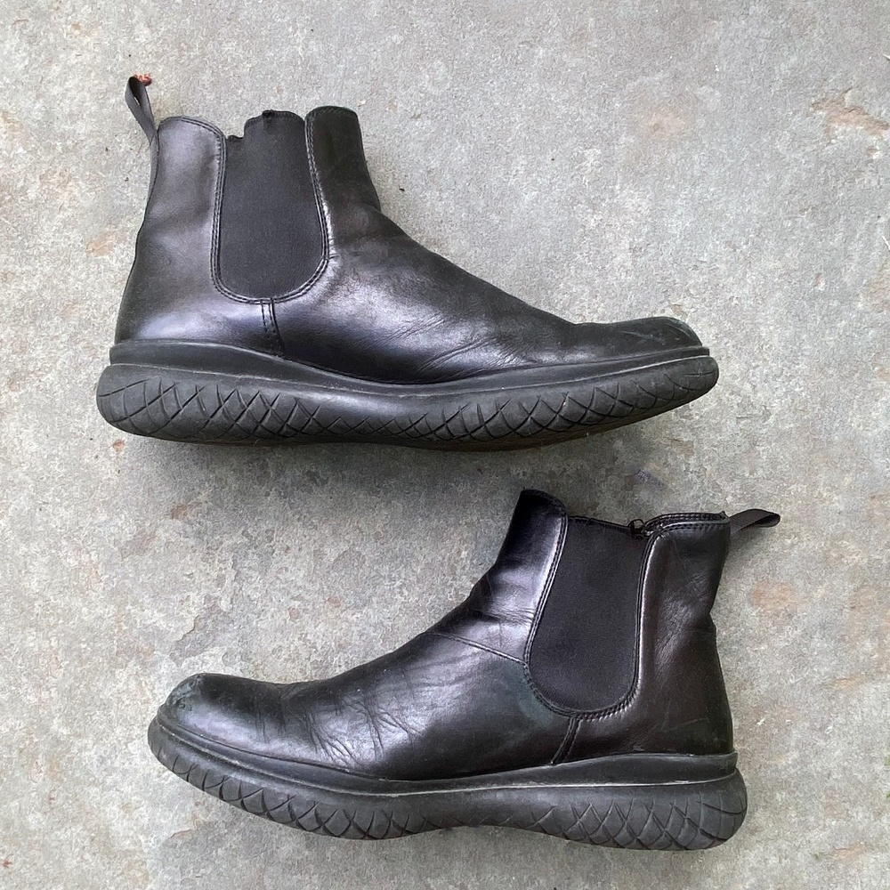 Vintage late '90s/Y2K 2000s Prada Linea Rossa Black Leather Vibram Chelsea Boots